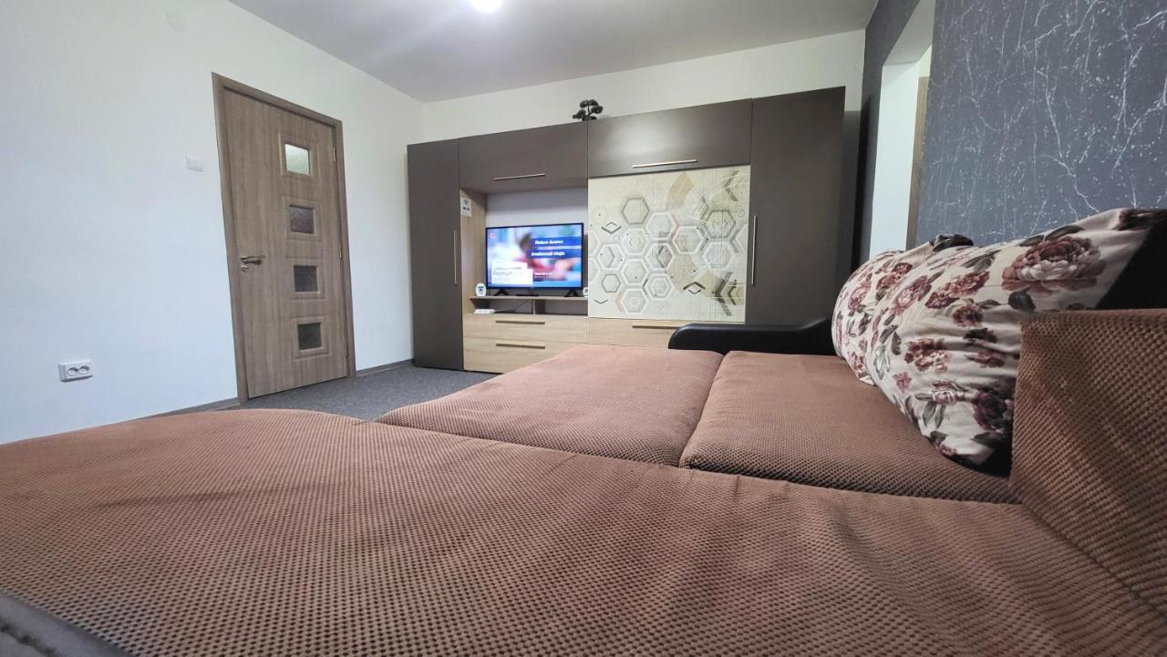 Apartament Navi Onesti Buitenkant foto
